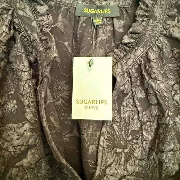 NWT Sugarlips Black Jacquard Split Neck Top - Picture 8 of 8